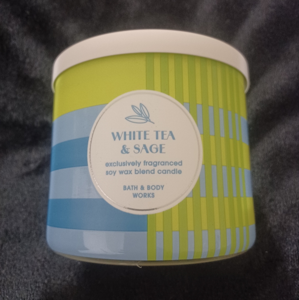 Bath & Body Works 3-Wick Candle - White Tea & Sage